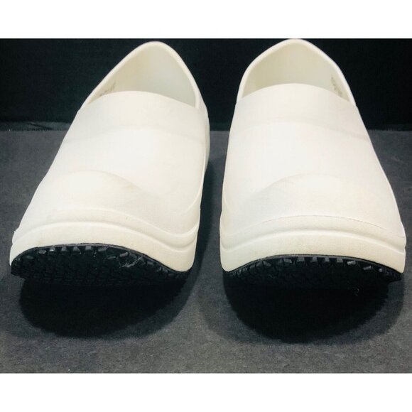 CROCS Women's 8 White Work Shoes Nurse Food Industry Non Slip - Picture 8 of 11